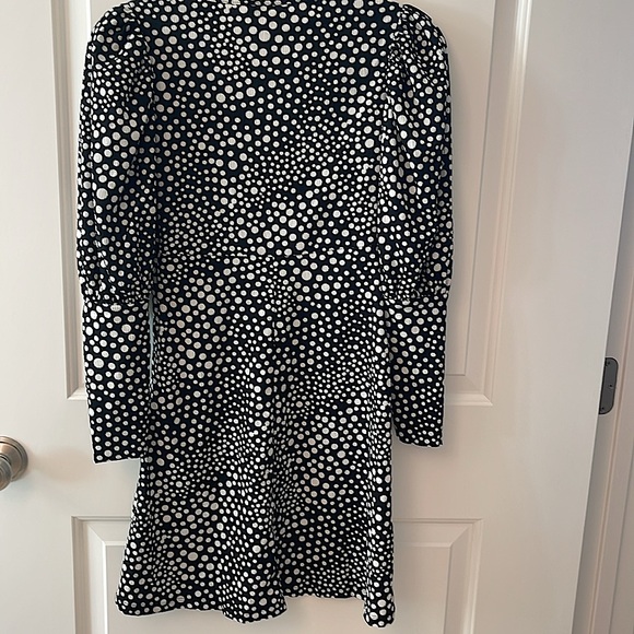 TOPSHOP Black and White, V Neck, Mini Tea Dress - Picture 5 of 9